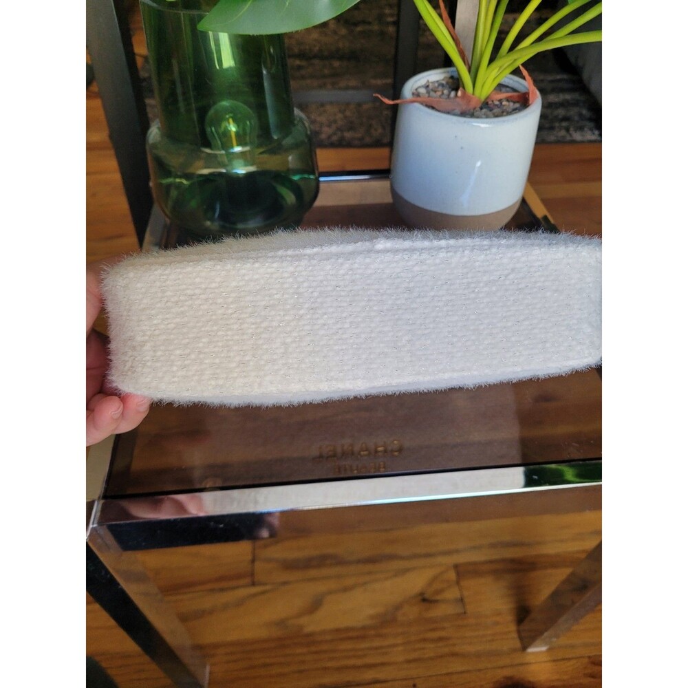 CHANEL White Puffy Makeup Bag Pouch Clutch Cosmetic Case - Picture 7 of 16